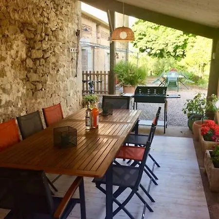 Avec Piscine & Jardin Prive - Calme Absolu Pres De Villeneuve-sur-lot Apartment
